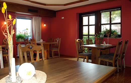 Pensionen Holzminden, wie zum Beispiel die Pension Hxter, zeichnen sich durch gediegene westflische Gastlichkeit aus und laden somit zum Verweilen in der Pension Hxter/Holzminden ein.